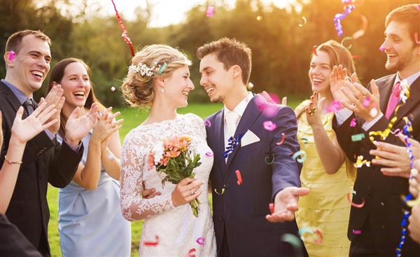 Які обов'язки виконує на весіллі почесний свідок нареченого?